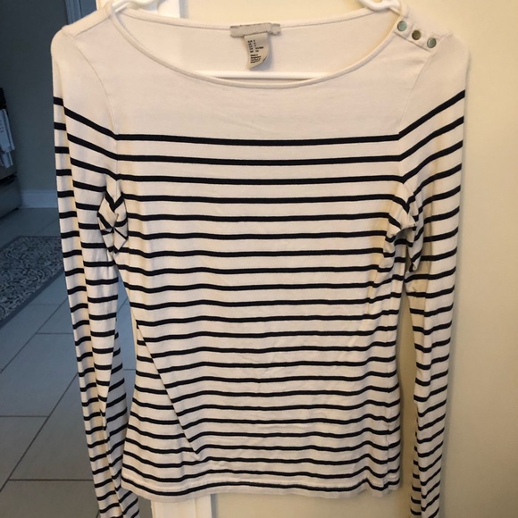 H&M Top - Picture 2 of 2